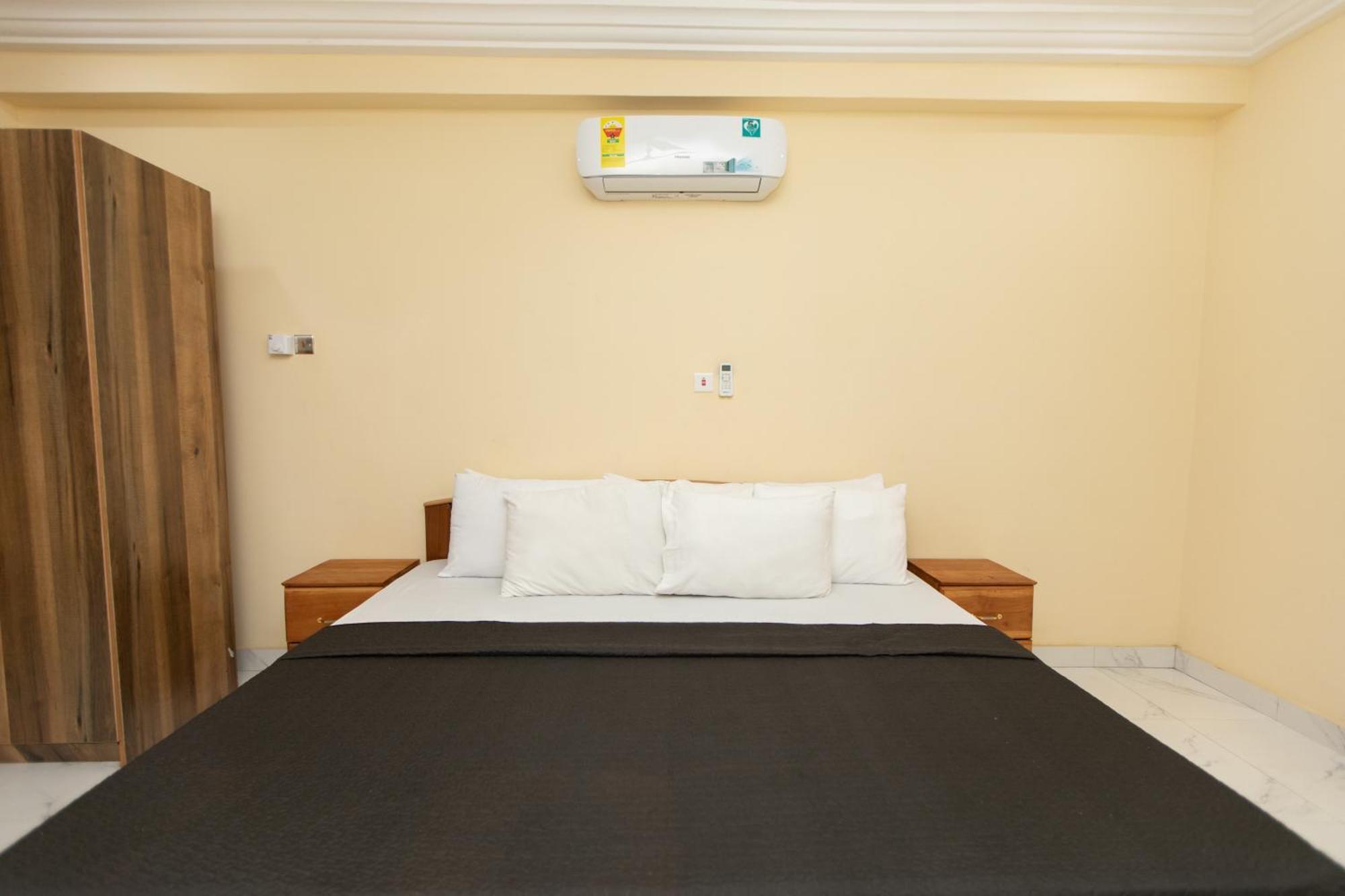 Washington Apartments - Just 25Mins Drive From The Airport Kwashieman Exterior foto
